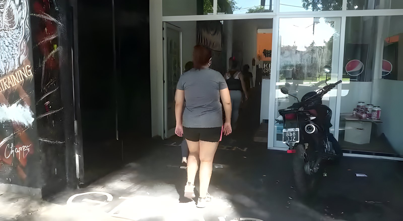 Entrada de Key Fit Gym sobre Avenida Almafuerte, Nueva Pompeya